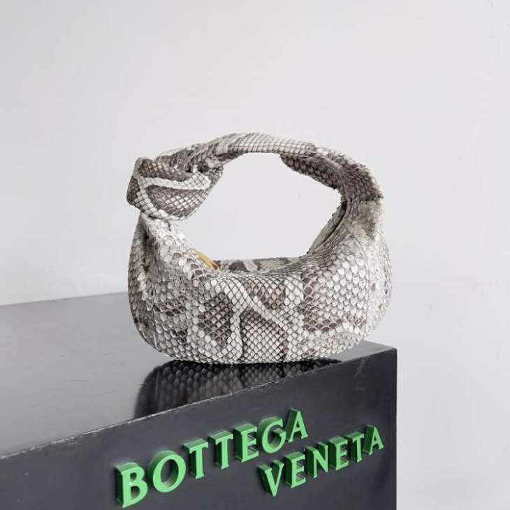 Picture of Bottega Veneta Handbags _SKUfw184063447fw